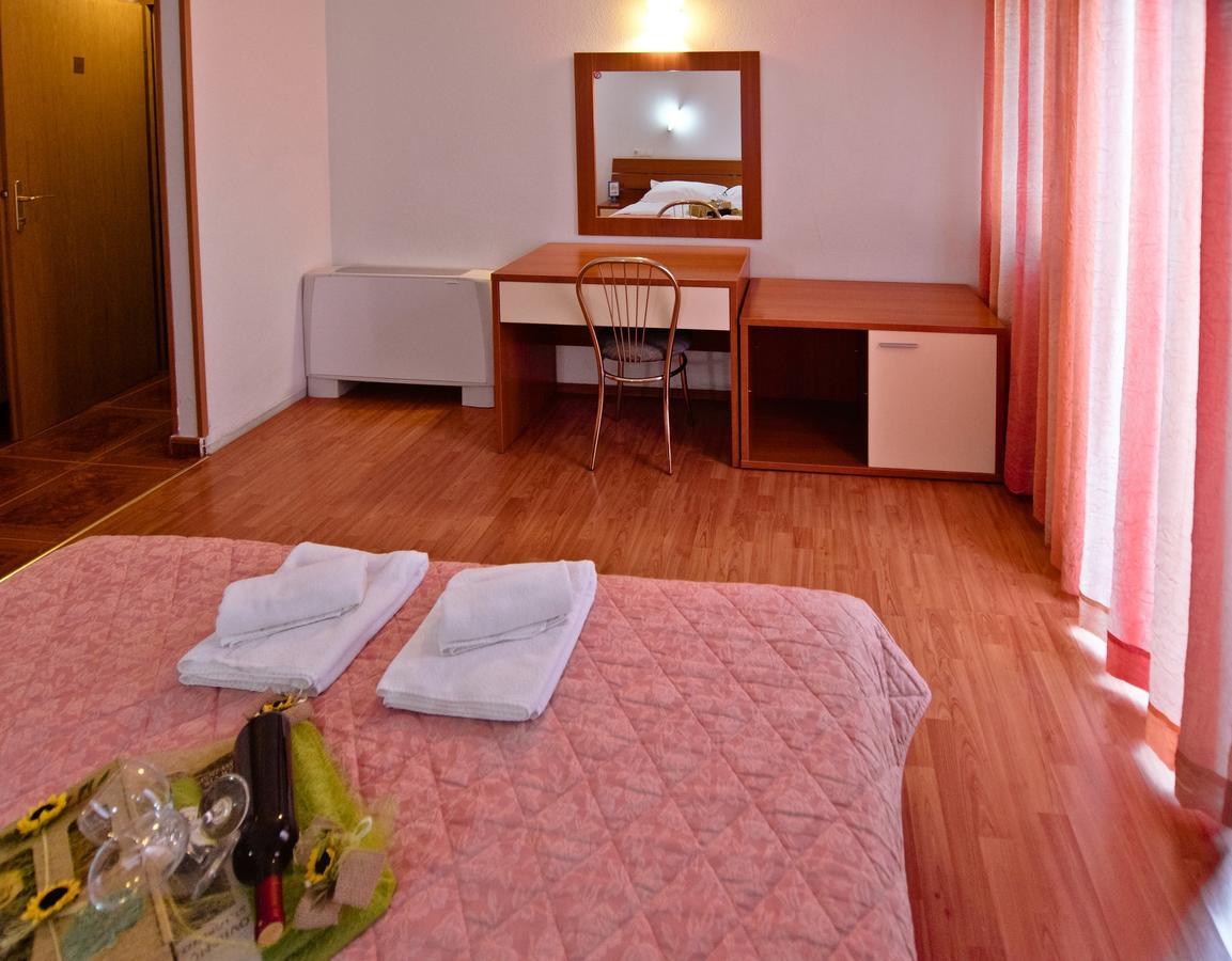 Hotel No-1 Medugorje Bagian luar foto